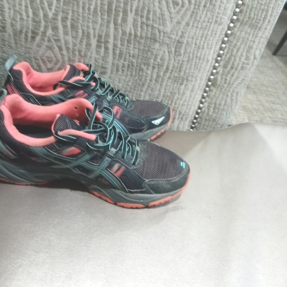 Asics Gel Venture 5 Running/Athletic Shoes - Picture 6 of 10
